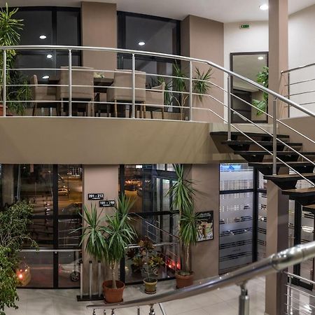 Семеен Хотел Естило Dimitrovgrad  Eksteriør billede